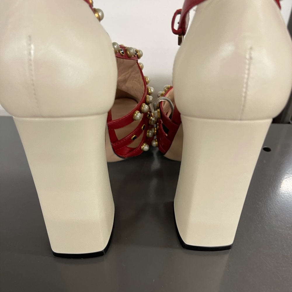 Shoes - Picture 5 of 6